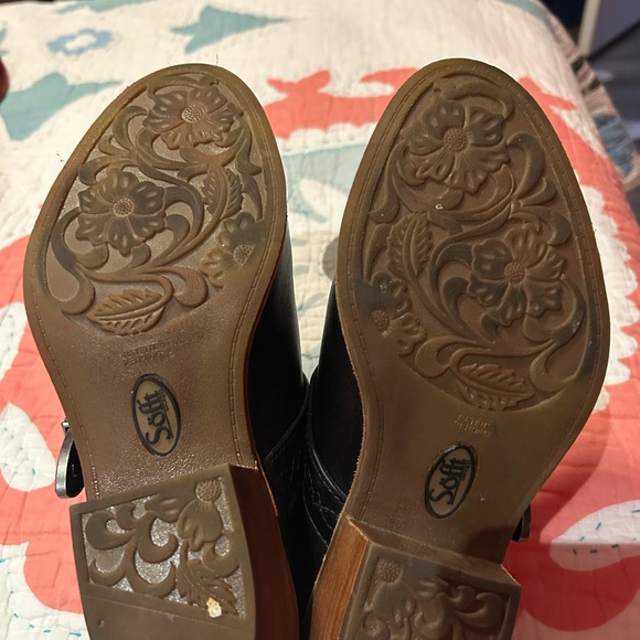 Mules - Picture 2 of 7